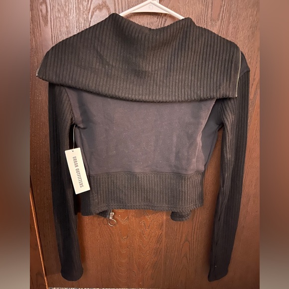 NWT Urban Outfitters Zip Up - Picture 5 of 5